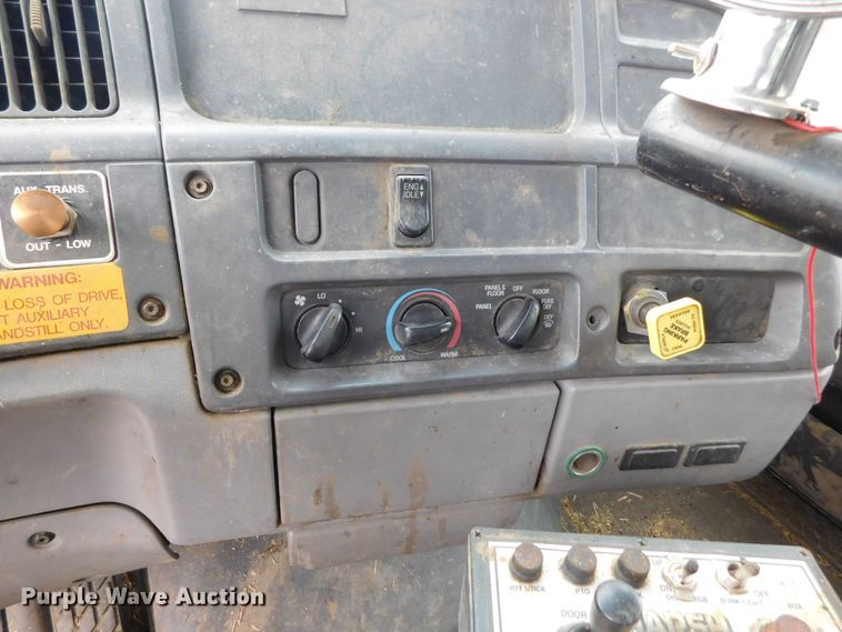 image for item DM2546 1999 Sterling L-Line  feed mixer truck