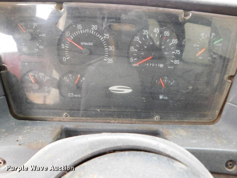 image for item DM2546 1999 Sterling L-Line  feed mixer truck