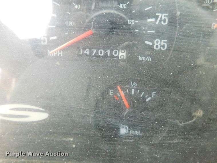 image for item DM2546 1999 Sterling L-Line  feed mixer truck