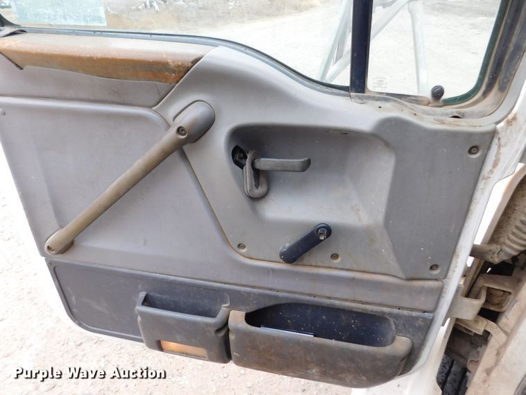 image for item DM2546 1999 Sterling L-Line  feed mixer truck