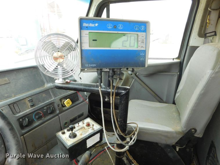 image for item DM2546 1999 Sterling L-Line  feed mixer truck