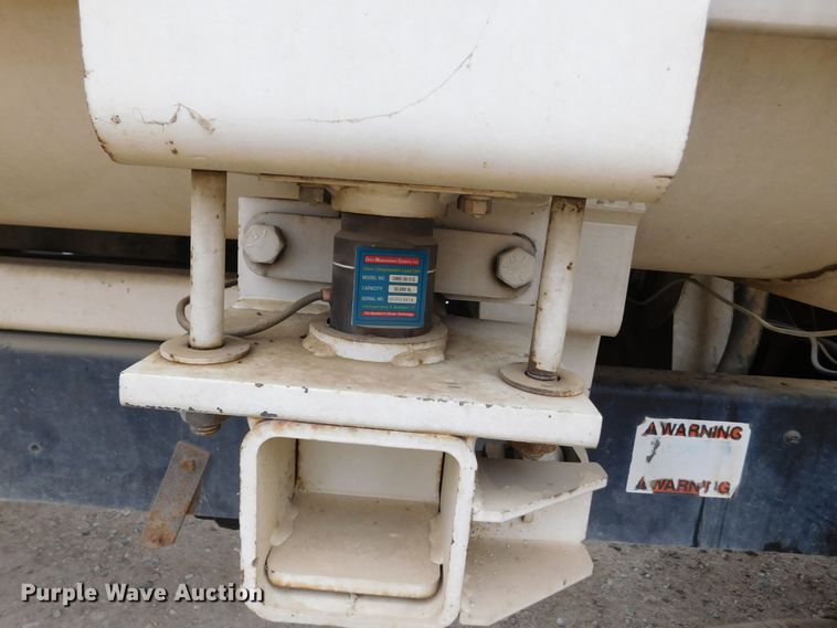 image for item DM2546 1999 Sterling L-Line  feed mixer truck