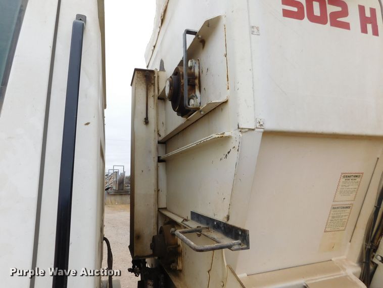 image for item DM2546 1999 Sterling L-Line  feed mixer truck