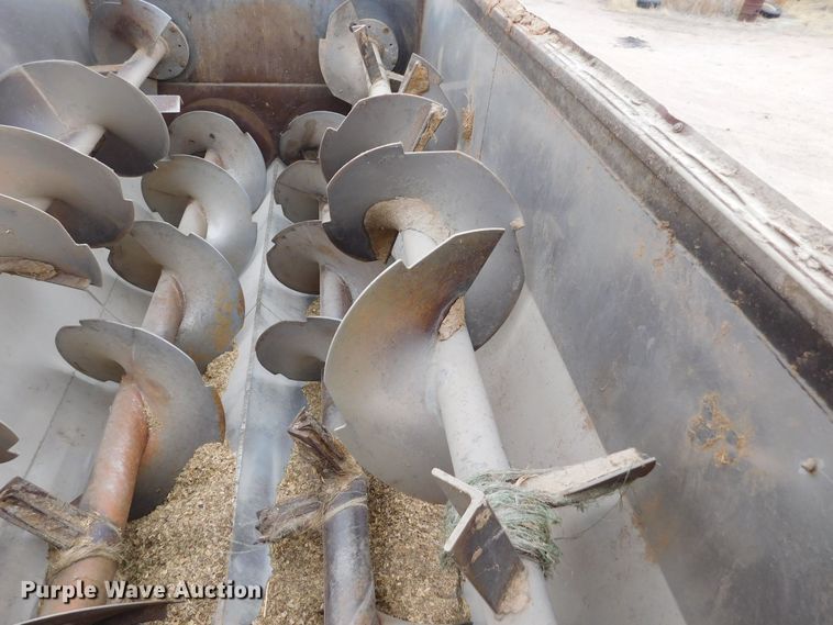 image for item DM2546 1999 Sterling L-Line  feed mixer truck