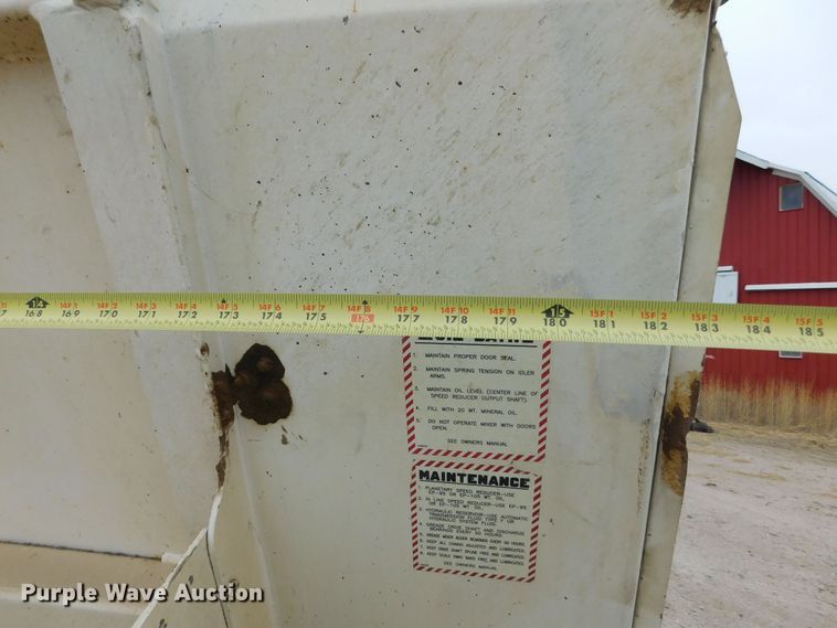 image for item DM2546 1999 Sterling L-Line  feed mixer truck