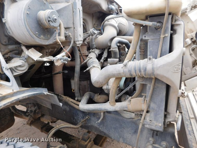 image for item DM2546 1999 Sterling L-Line  feed mixer truck