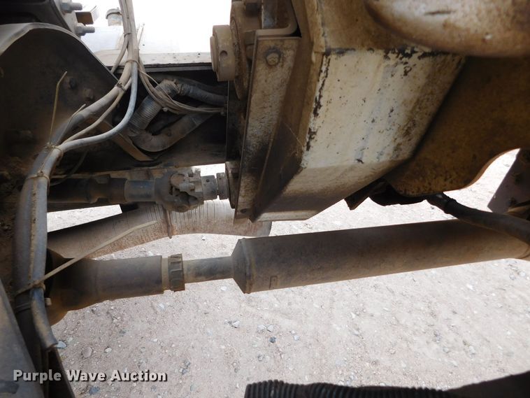 image for item DM2546 1999 Sterling L-Line  feed mixer truck