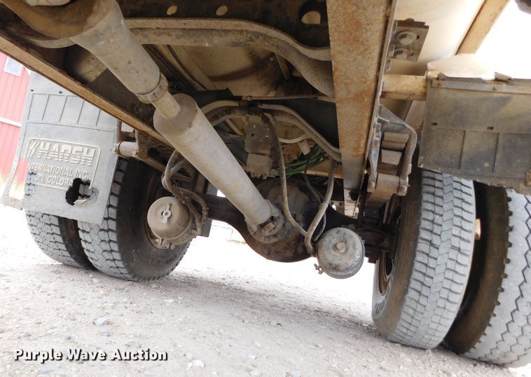 image for item DM2546 1999 Sterling L-Line  feed mixer truck