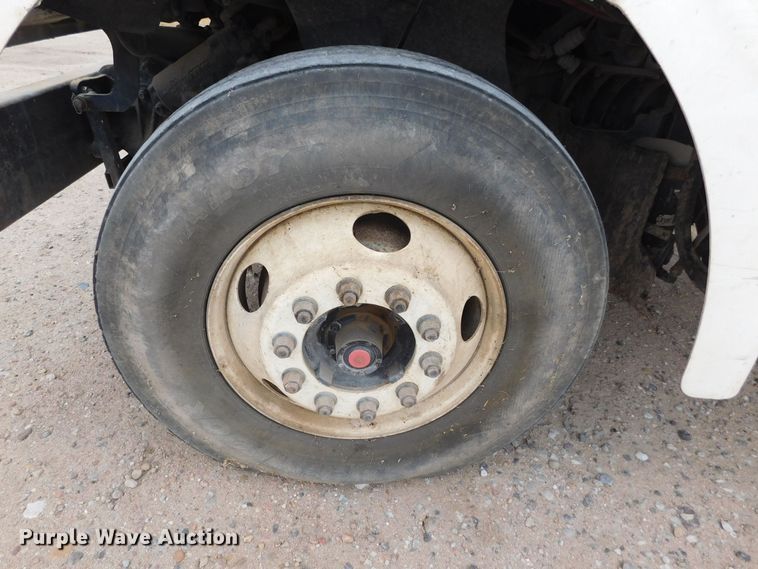 image for item DM2546 1999 Sterling L-Line  feed mixer truck