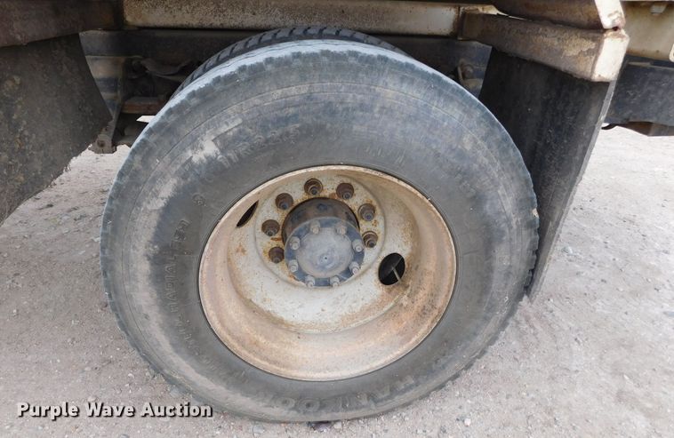 image for item DM2546 1999 Sterling L-Line  feed mixer truck