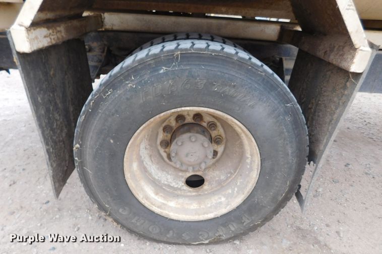 image for item DM2546 1999 Sterling L-Line  feed mixer truck