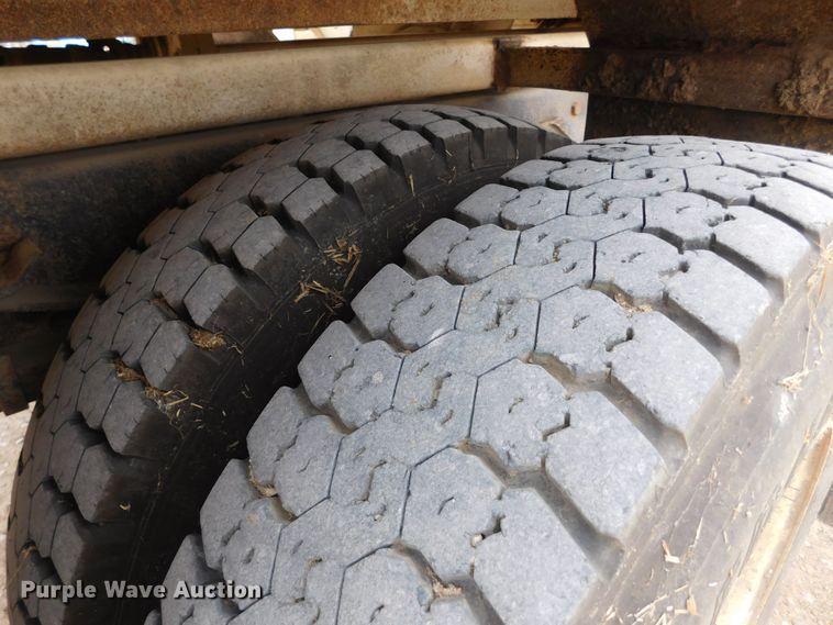 image for item DM2546 1999 Sterling L-Line  feed mixer truck