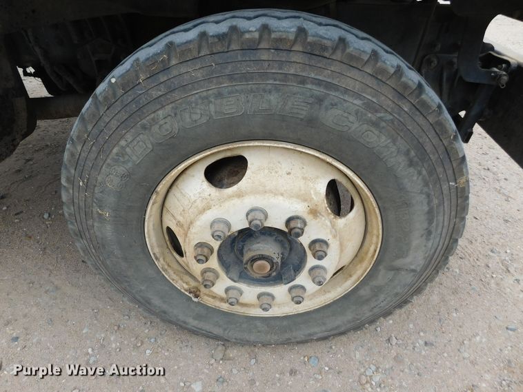 image for item DM2546 1999 Sterling L-Line  feed mixer truck