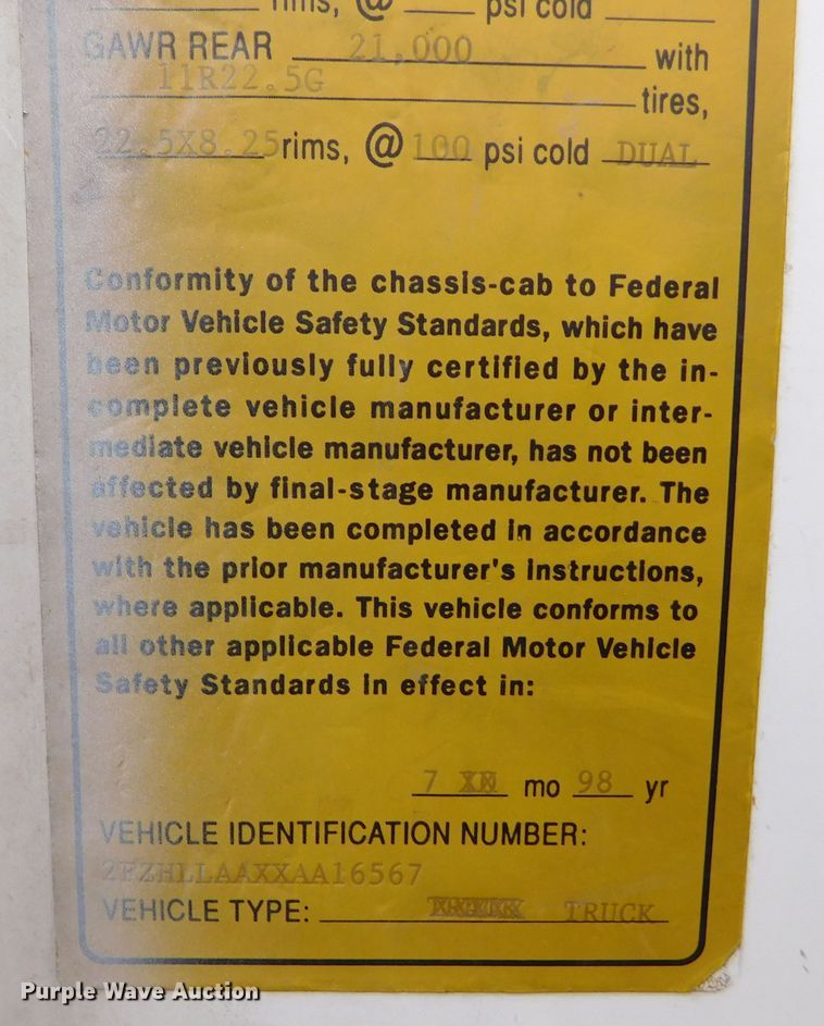 image for item DM2546 1999 Sterling L-Line  feed mixer truck