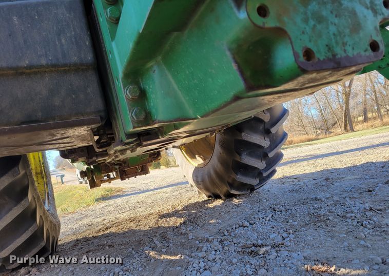 image for item DM8131 1997 John Deere 8200  tractor