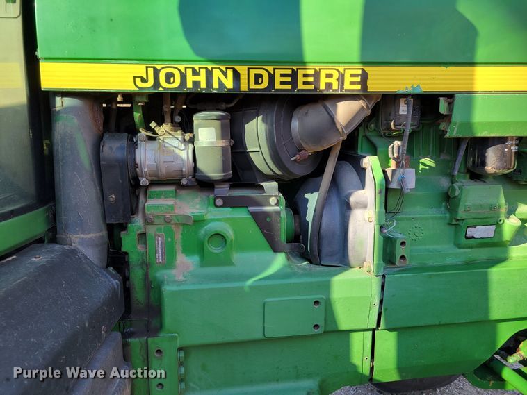 image for item DM8131 1997 John Deere 8200  tractor