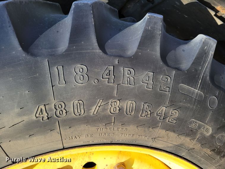 image for item DM8131 1997 John Deere 8200  tractor