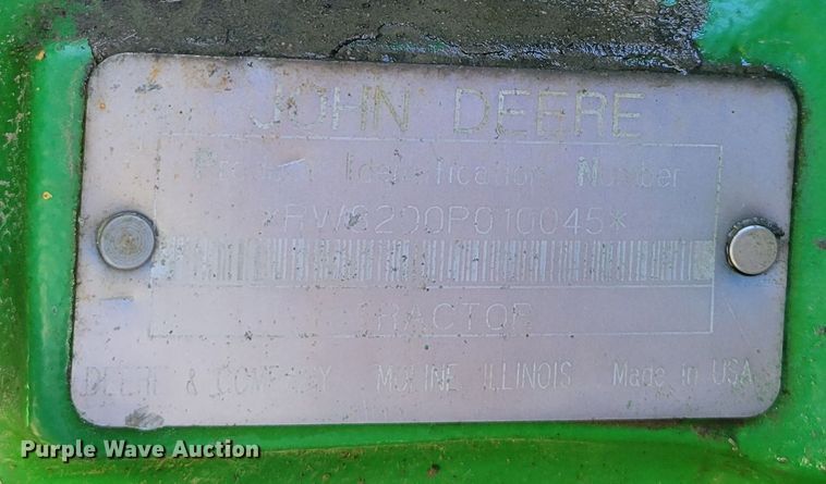 image for item DM8131 1997 John Deere 8200  tractor