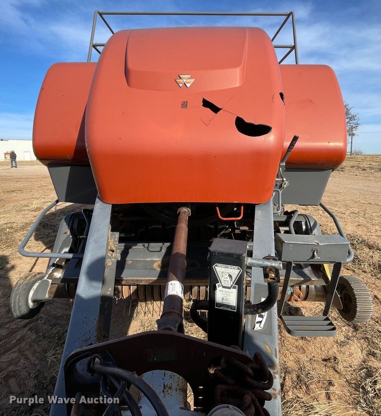 image for item DN4502 2009 Massey Ferguson 2190  large square baler