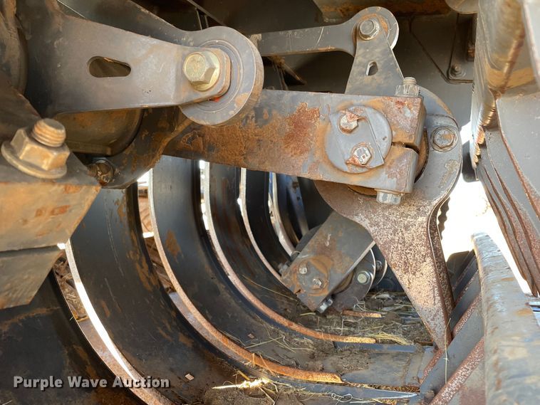 image for item DN4502 2009 Massey Ferguson 2190  large square baler