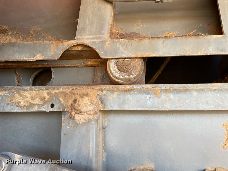 image for item DN4502 2009 Massey Ferguson 2190  large square baler