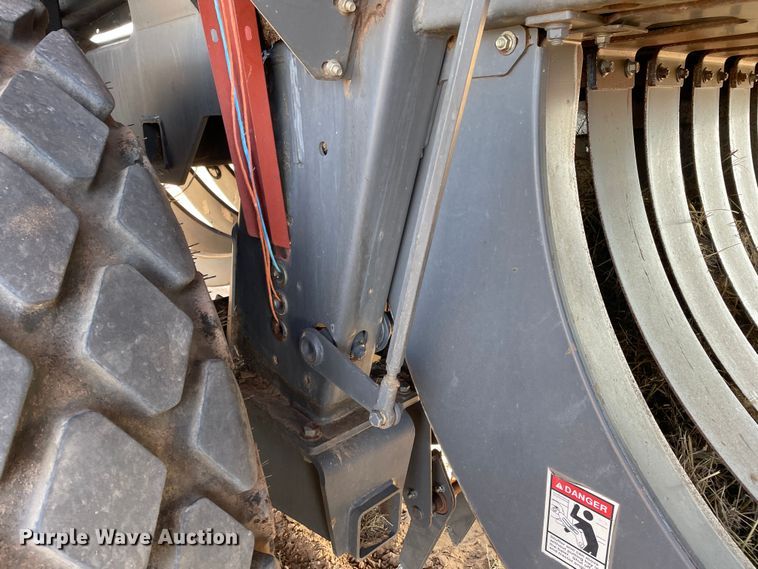 image for item DN4502 2009 Massey Ferguson 2190  large square baler