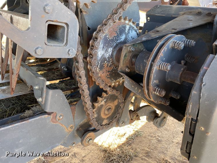 image for item DN4502 2009 Massey Ferguson 2190  large square baler