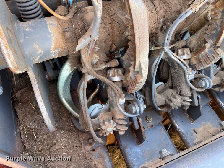 image for item DN4502 2009 Massey Ferguson 2190  large square baler