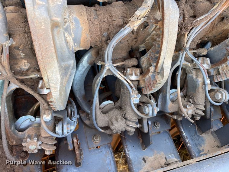 image for item DN4502 2009 Massey Ferguson 2190  large square baler