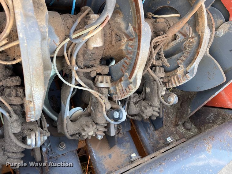 image for item DN4502 2009 Massey Ferguson 2190  large square baler