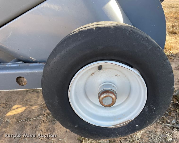 image for item DN4502 2009 Massey Ferguson 2190  large square baler