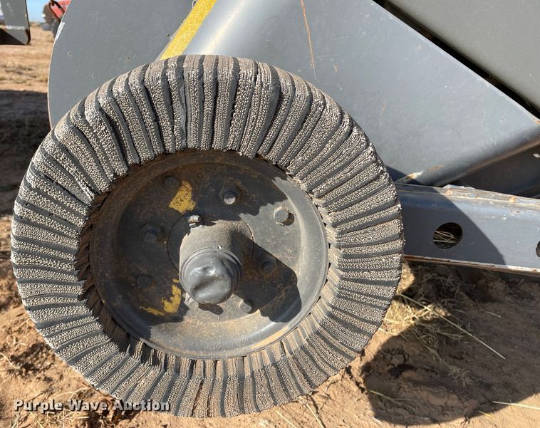 image for item DN4502 2009 Massey Ferguson 2190  large square baler