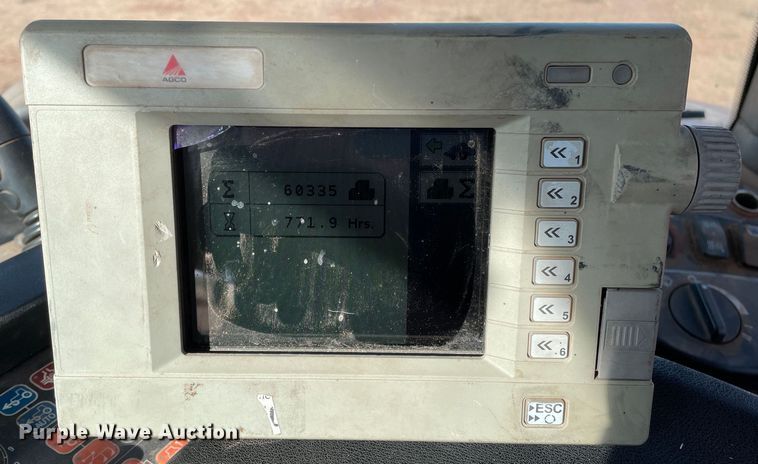 image for item DN4502 2009 Massey Ferguson 2190  large square baler