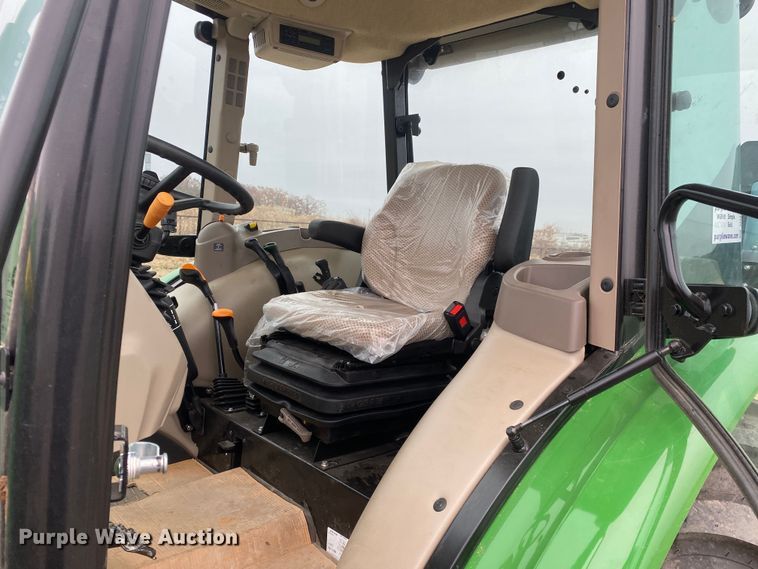 image for item DN8084 2022 John Deere 5065E  MFWD tractor