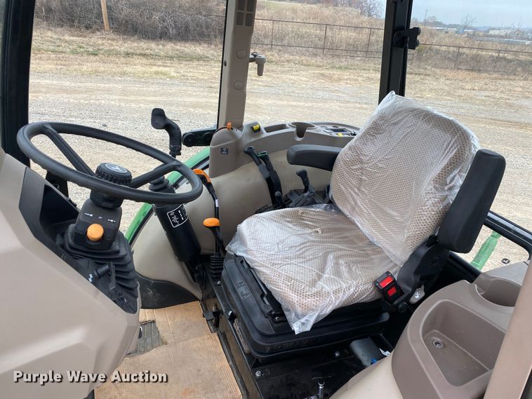 image for item DN8084 2022 John Deere 5065E  MFWD tractor