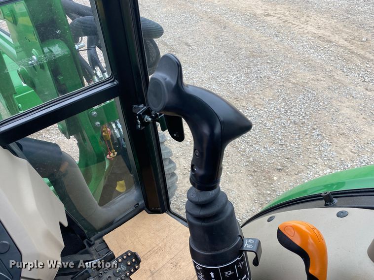 image for item DN8084 2022 John Deere 5065E  MFWD tractor