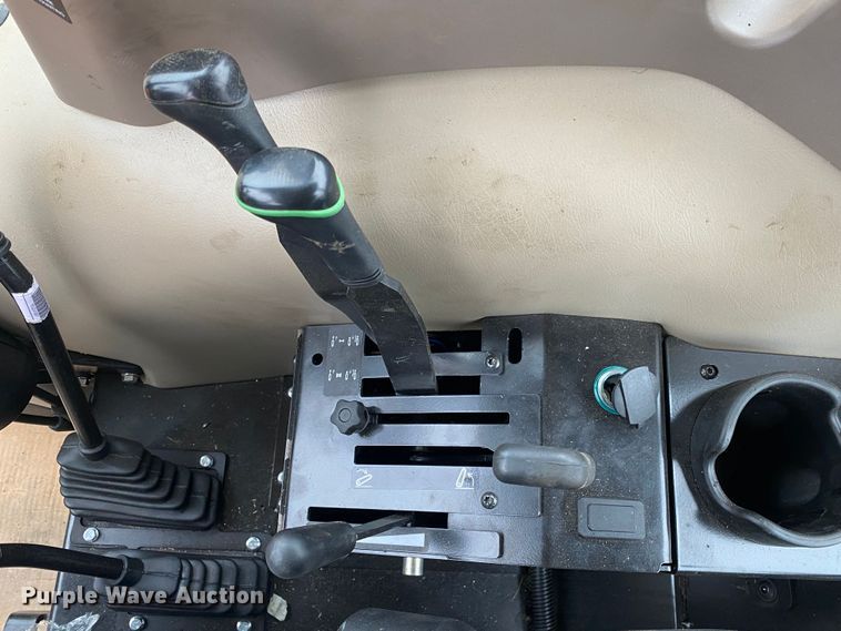 image for item DN8084 2022 John Deere 5065E  MFWD tractor