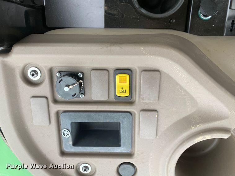 image for item DN8084 2022 John Deere 5065E  MFWD tractor