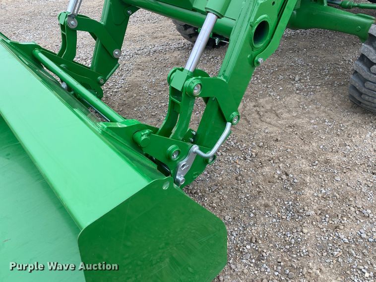 image for item DN8084 2022 John Deere 5065E  MFWD tractor