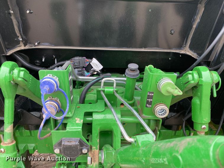 image for item DN8084 2022 John Deere 5065E  MFWD tractor