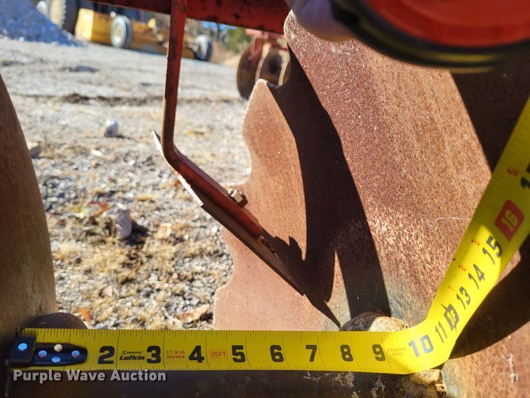 image for item DO3484 Massey Ferguson MF730  off-set disk