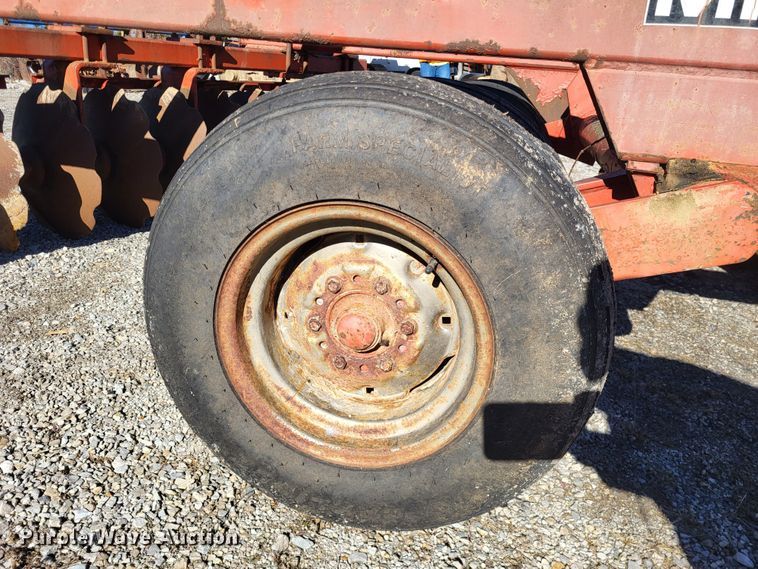 image for item DO3484 Massey Ferguson MF730  off-set disk