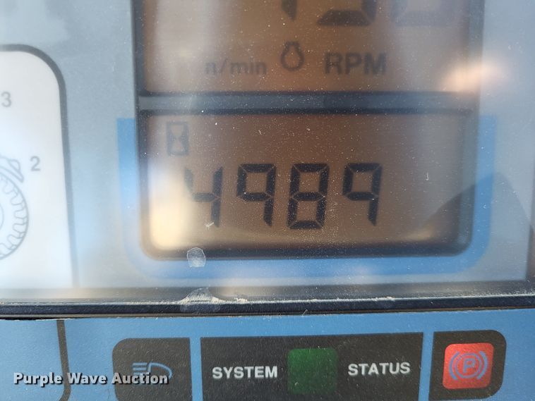 image for item DO3485 1995 Ford 8970  MFWD tractor