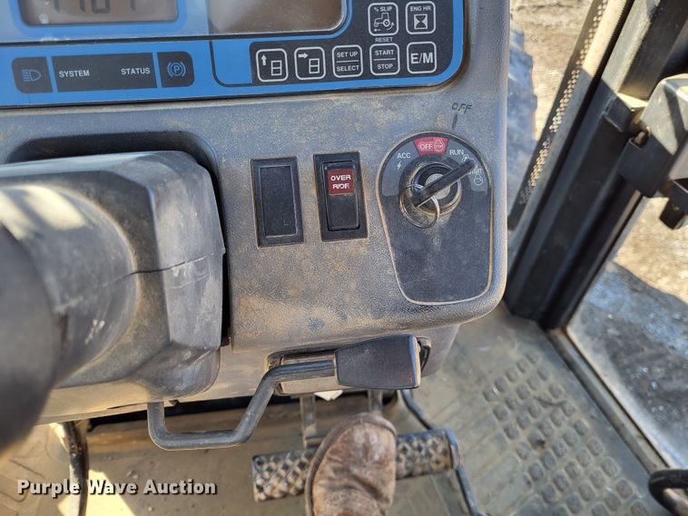 image for item DO3485 1995 Ford 8970  MFWD tractor