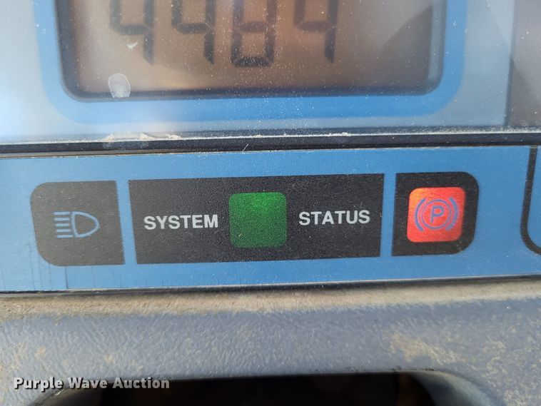 image for item DO3485 1995 Ford 8970  MFWD tractor