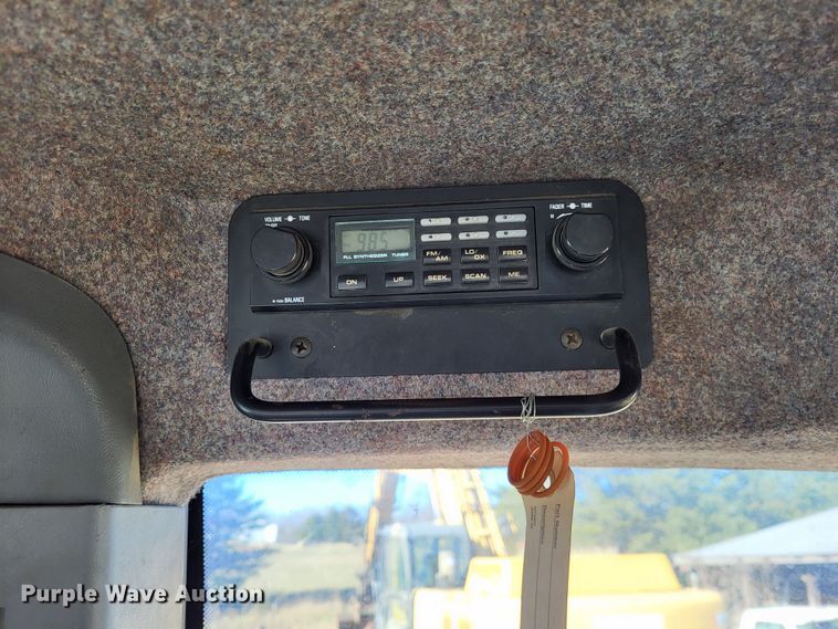 image for item DO3485 1995 Ford 8970  MFWD tractor