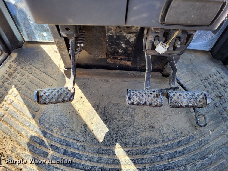 image for item DO3485 1995 Ford 8970  MFWD tractor