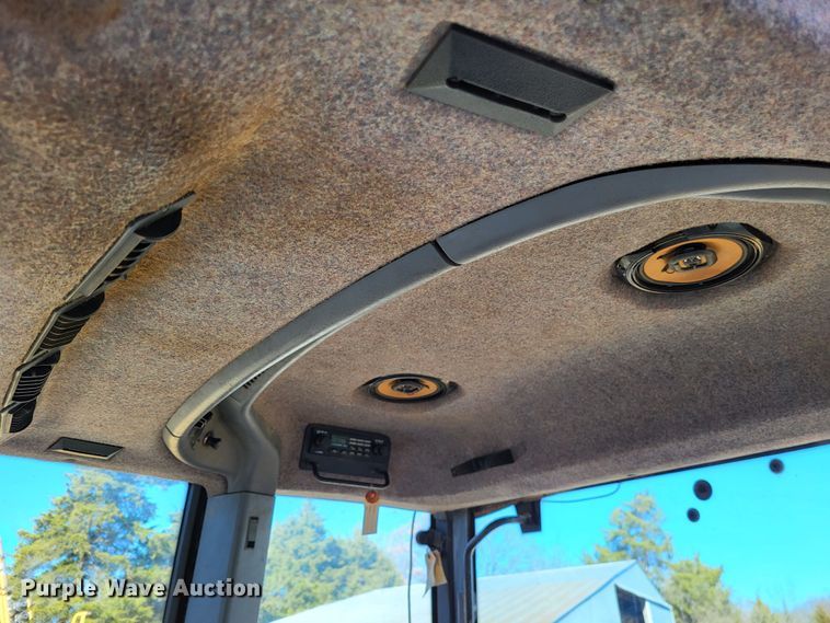 image for item DO3485 1995 Ford 8970  MFWD tractor