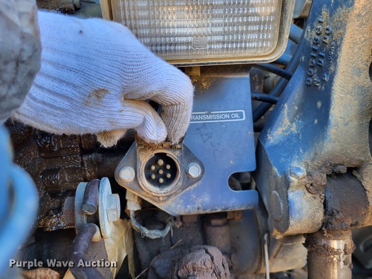 image for item DO3485 1995 Ford 8970  MFWD tractor