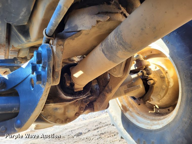 image for item DO3485 1995 Ford 8970  MFWD tractor